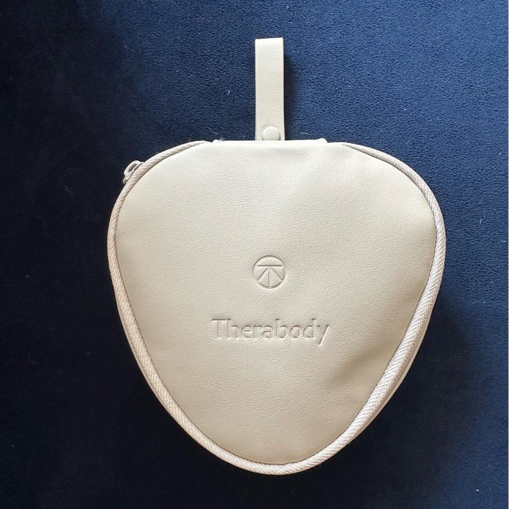 2025 United Airlines Business Class
Therabody Toiletry Bag Kit